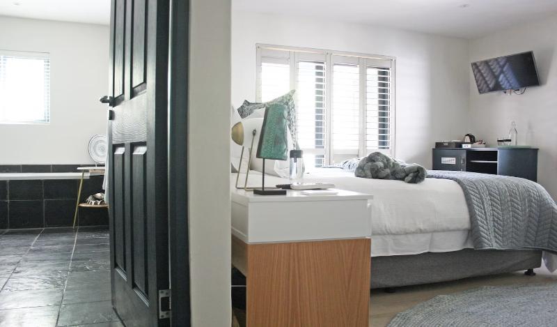 Abalone Hotel and Villa's image