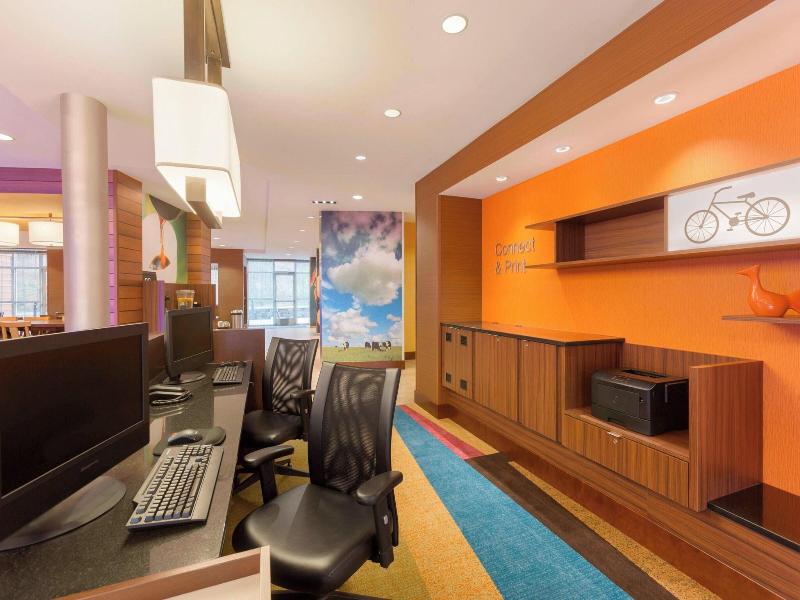 Fairfield Inn & Suites Pittsburgh Airport image