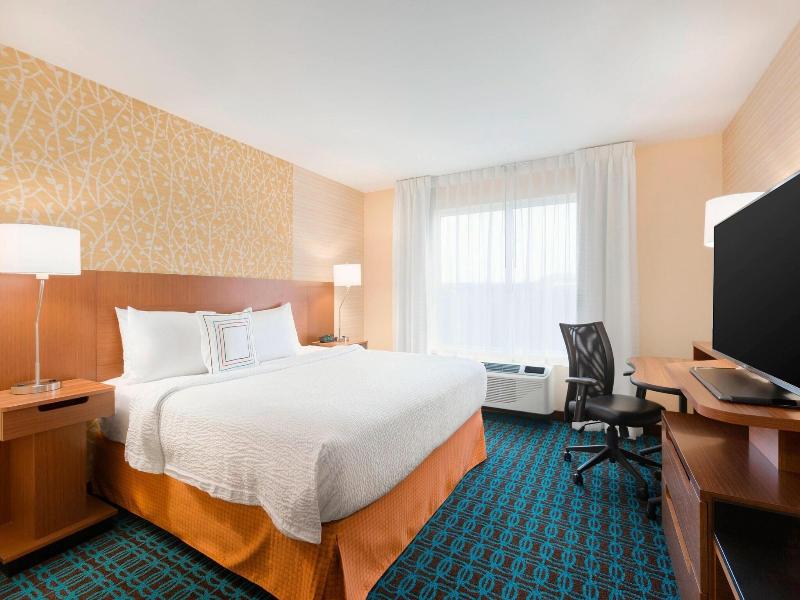 Fairfield Inn & Suites Pittsburgh Airport image