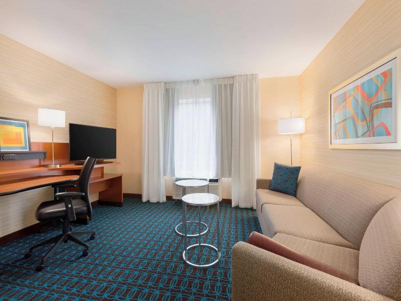 Fairfield Inn & Suites Pittsburgh Airport image