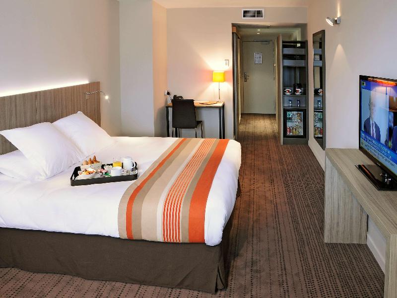 Best Western Plus Hotel  & Spa de Chassieu image