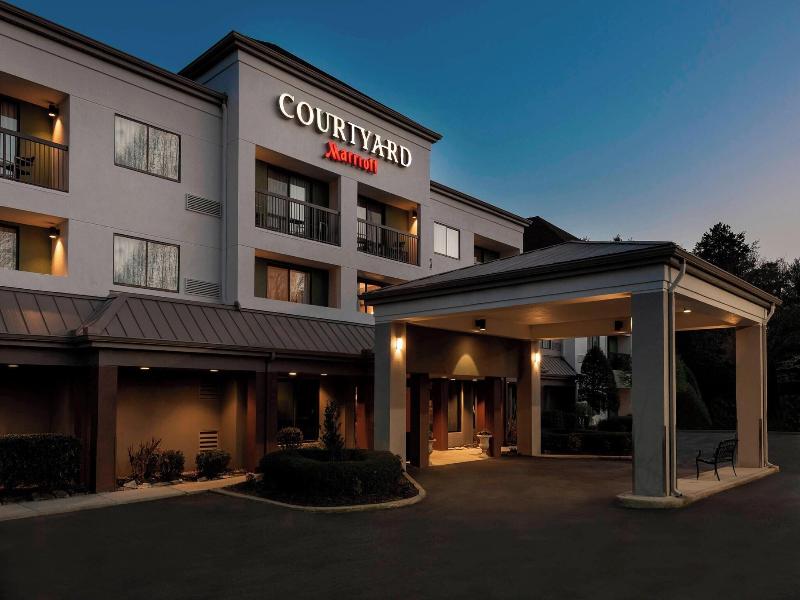 Courtyard Asheville image