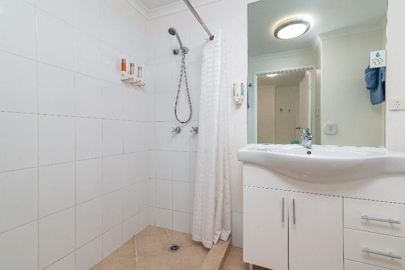 Port Douglas Motel image