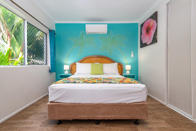 Port Douglas Motel image