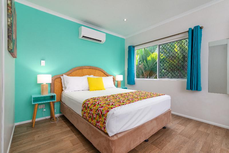 Port Douglas Motel image