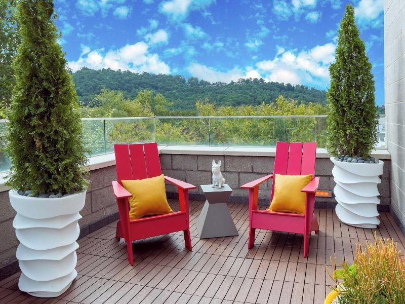 Aloft Asheville Downtown image