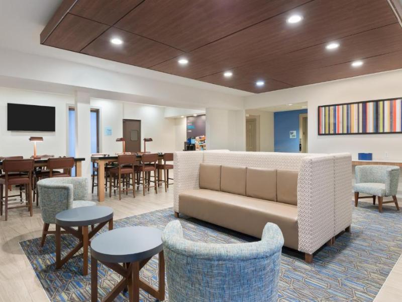 Holiday Inn Express And Suites Columbus Airport image