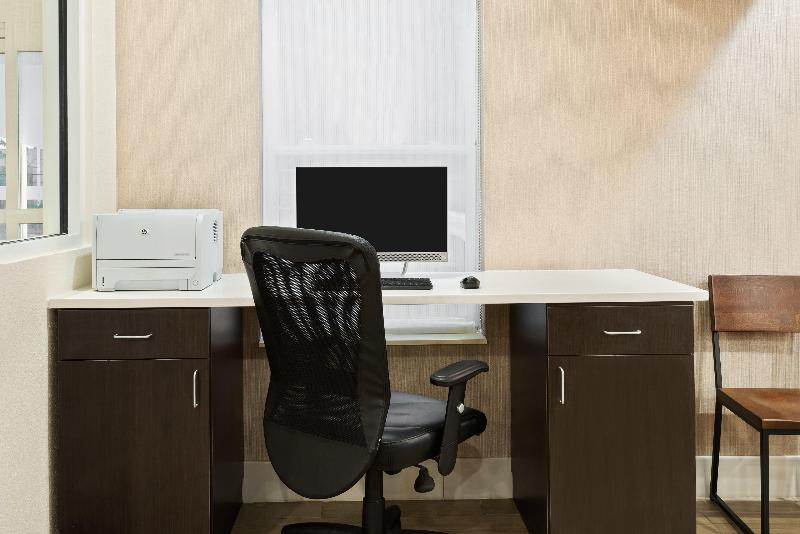 Holiday Inn Express And Suites Columbus Airport