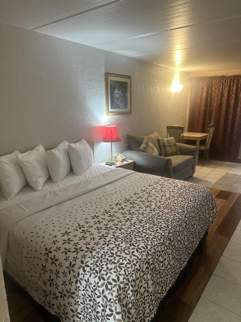 Floridian Inn Motel image