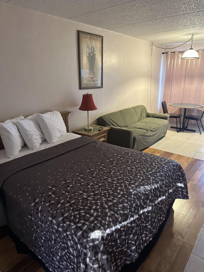Floridian Inn Motel image