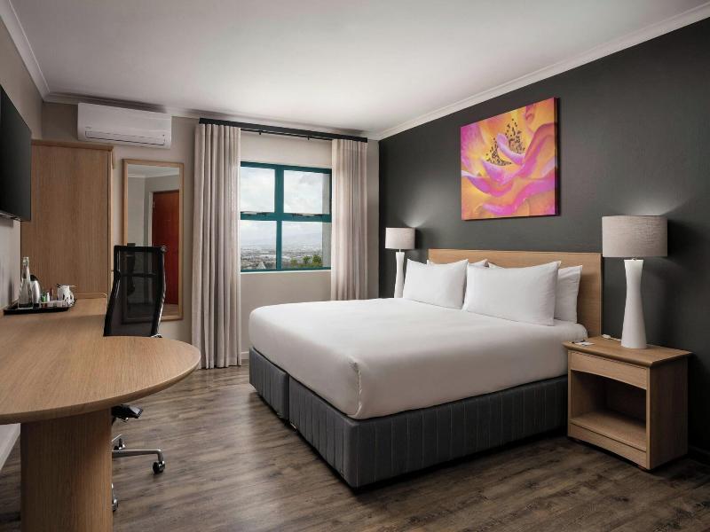 Protea Hotel Cape Town Tyger Valley image