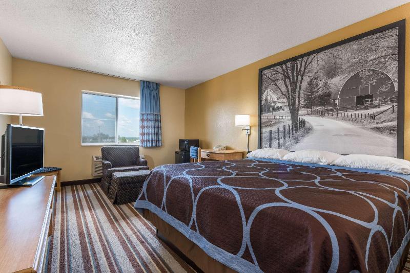 Super 8 by Wyndham Medina image