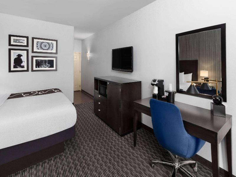 La Quinta Inn & Suites Austin - Cedar Park image
