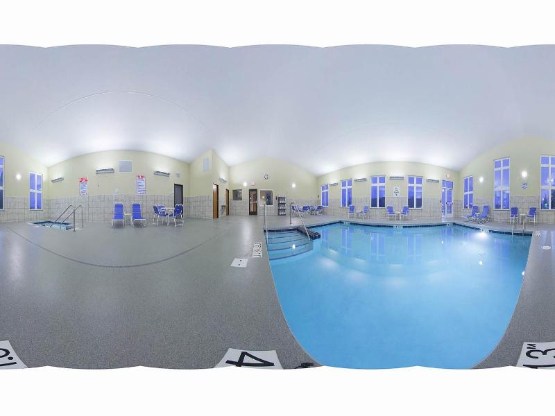 Holiday Inn Express & Suites Antigo By IHG image