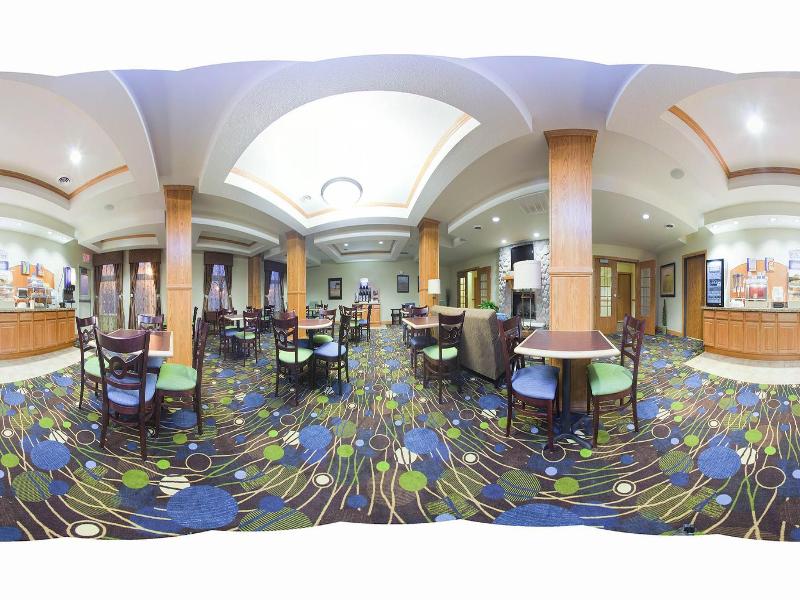Holiday Inn Express & Suites Antigo By IHG image