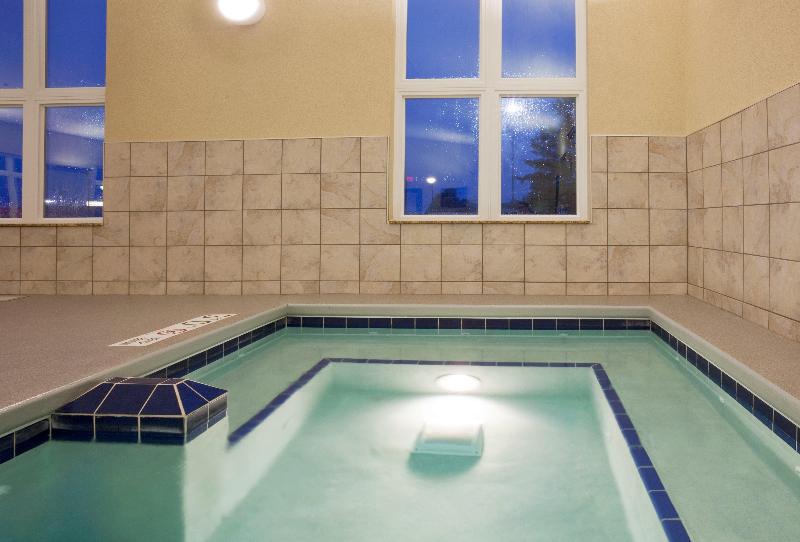Holiday Inn Express & Suites Antigo By IHG image