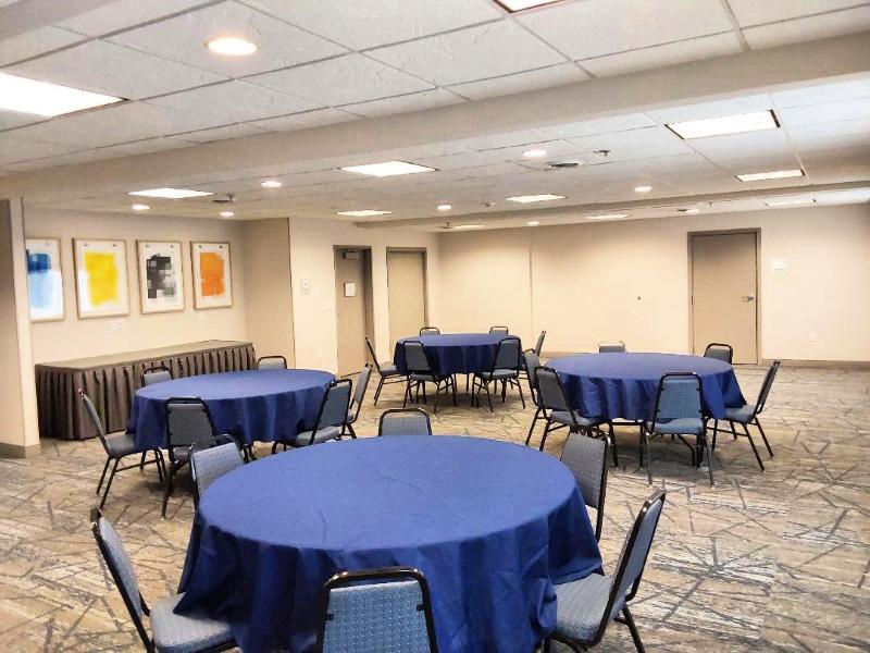 Holiday Inn Express & Suites Antigo By IHG image