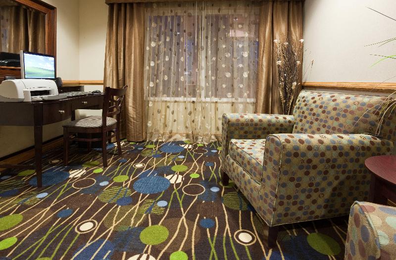 Holiday Inn Express & Suites Antigo By IHG image