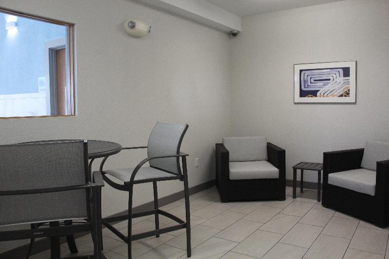 Holiday Inn Express & Suites Antigo By IHG image