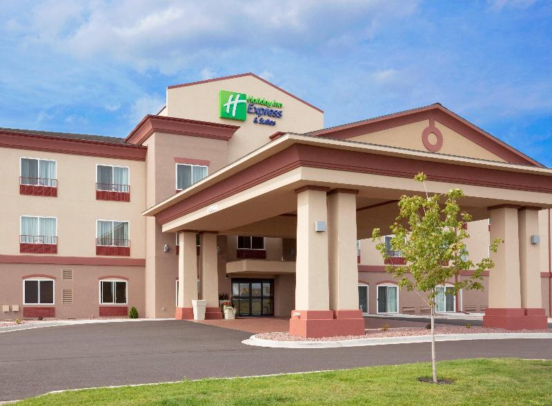Holiday Inn Express & Suites Antigo By IHG image