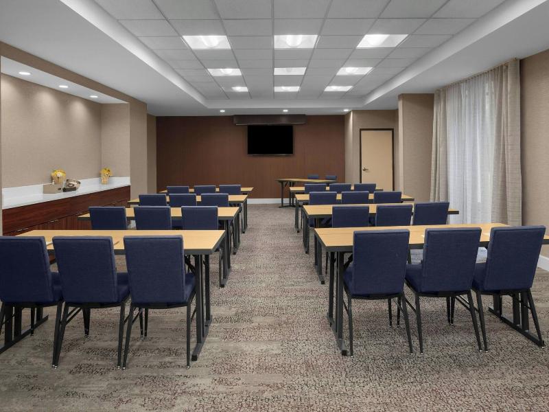 Courtyard by Marriott Charlotte Airport North image