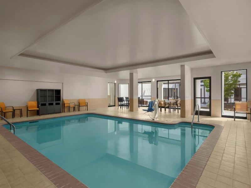 Courtyard by Marriott Charlotte Airport North image