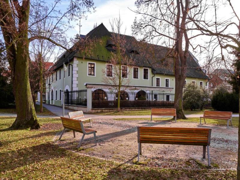 LH Hotel Gold — general view