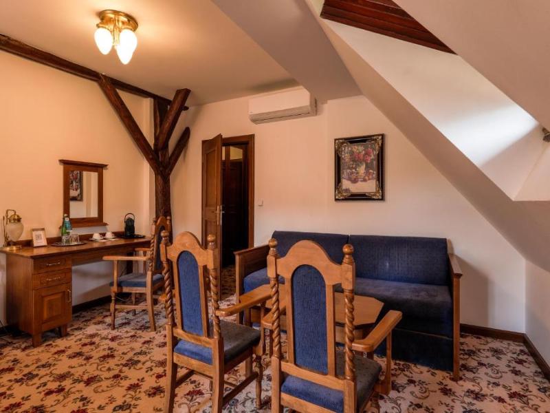 LH Hotel Gold image