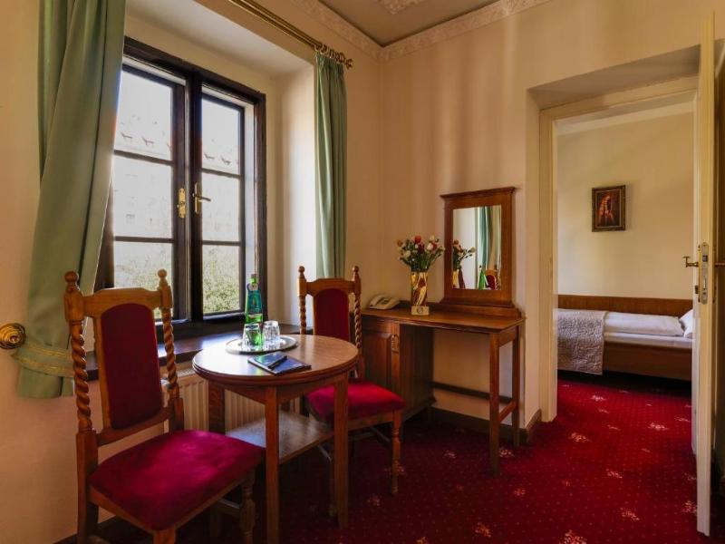 LH Hotel Gold image