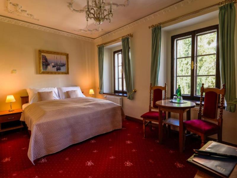LH Hotel Gold image