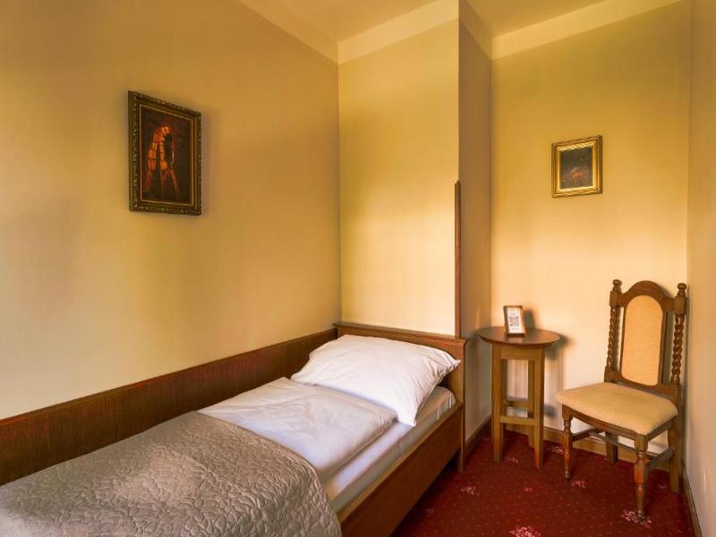 LH Hotel Gold image