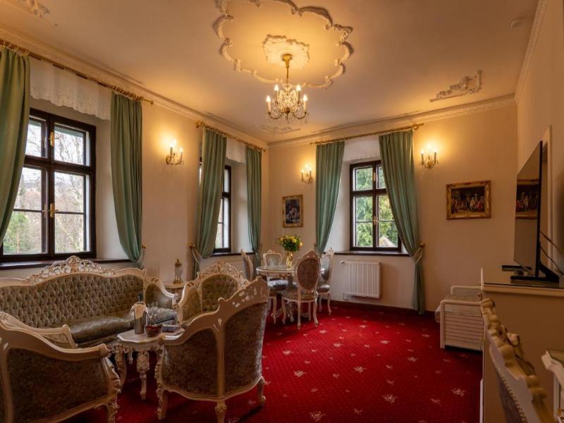 LH Hotel Gold image