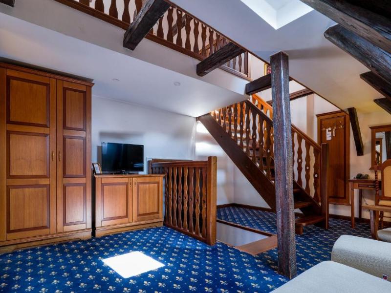 LH Hotel Gold image