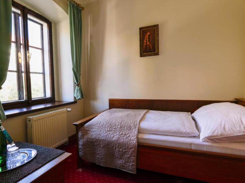 LH Hotel Gold image