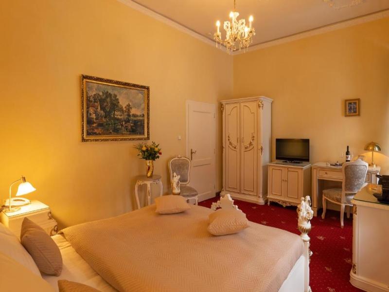 LH Hotel Gold image