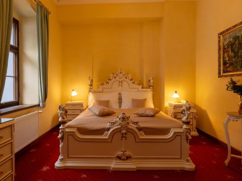 LH Hotel Gold image