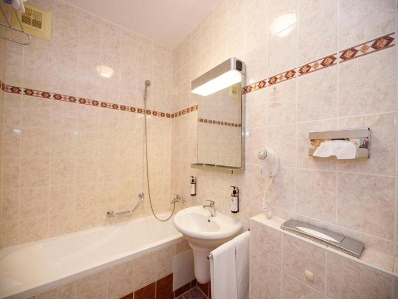 LH Hotel Gold image