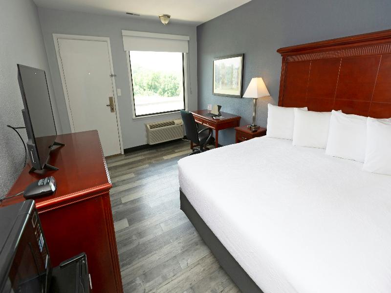 Sunrise Inn Williamstown image 3