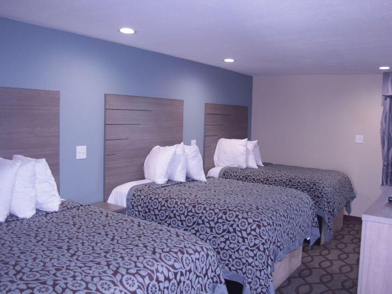 Room THREE BEDS