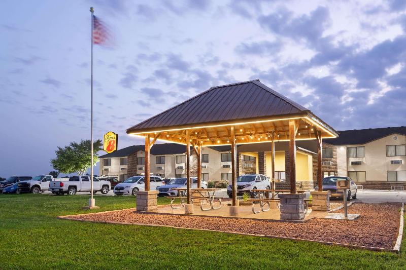 Super 8 by Wyndham Chillicothe image