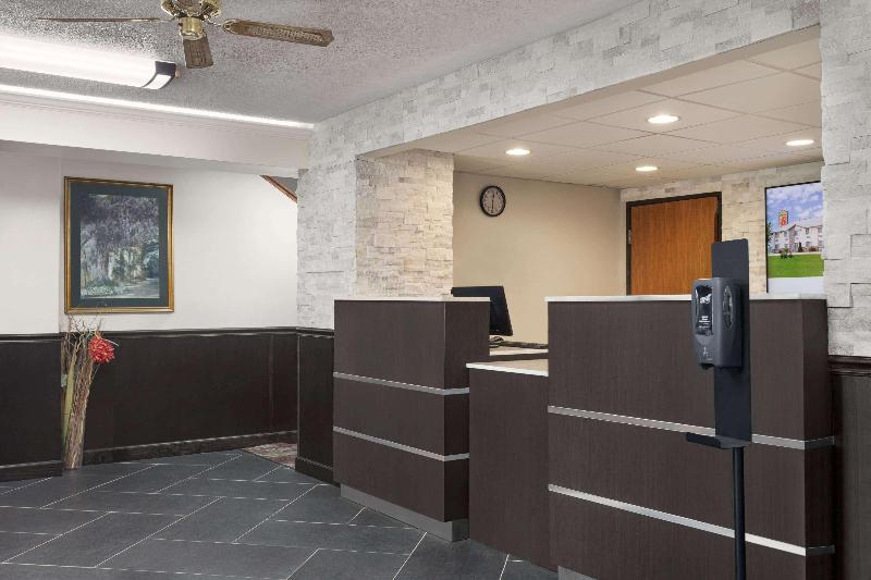 Super 8 by Wyndham Chillicothe image