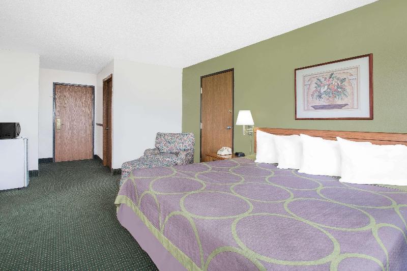 Super 8 by Wyndham Chillicothe image