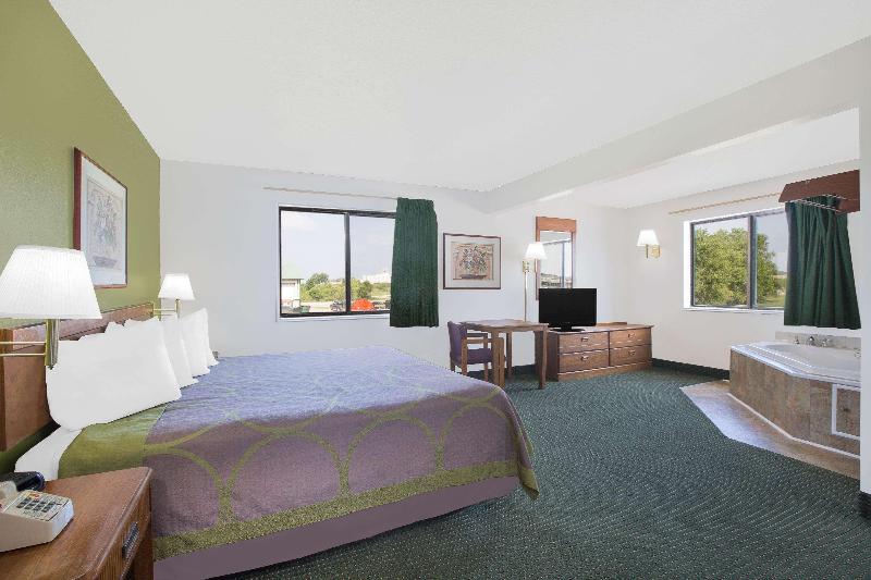 Super 8 by Wyndham Chillicothe image