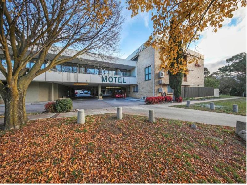 Belconnen Hotel & Serviced Apartments image