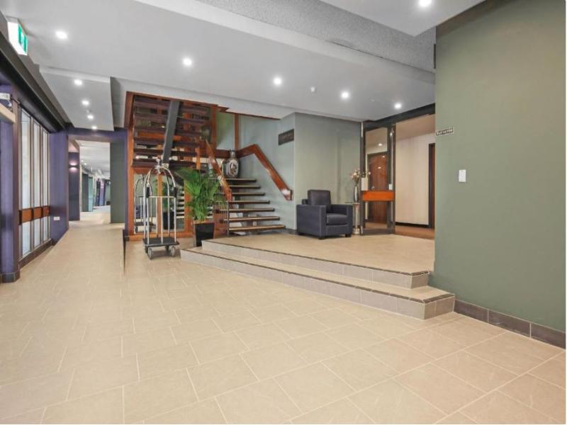 Belconnen Hotel & Serviced Apartments image