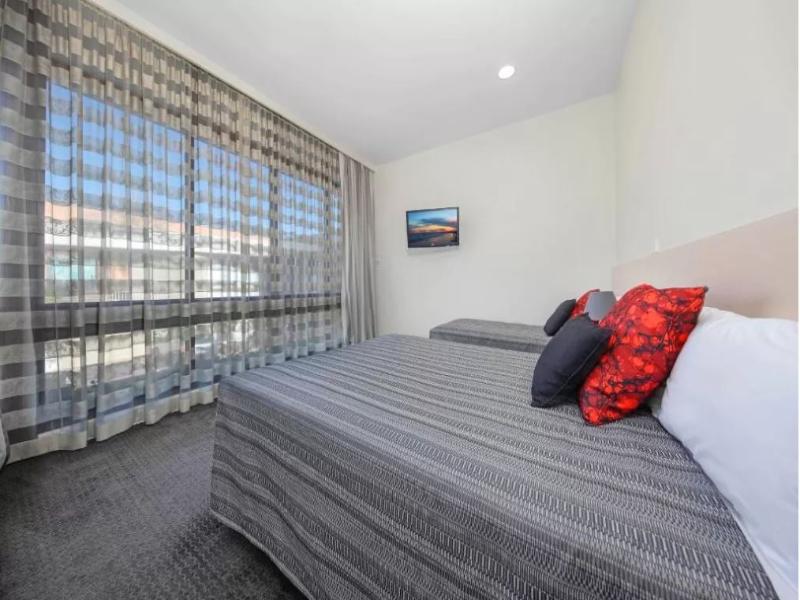 Belconnen Hotel & Serviced Apartments image