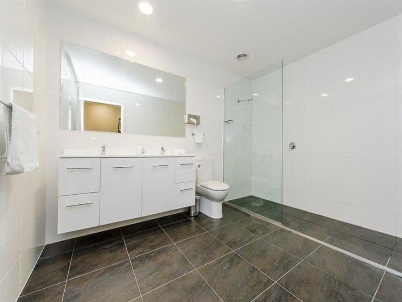 Belconnen Hotel & Serviced Apartments image