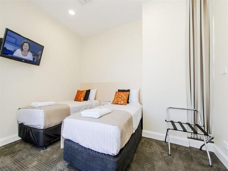 Belconnen Hotel & Serviced Apartments image