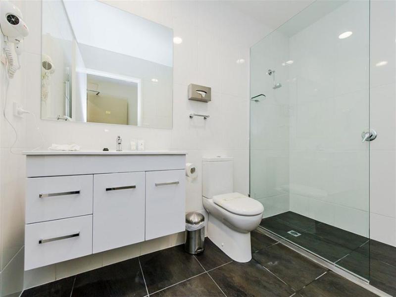 Belconnen Hotel & Serviced Apartments image