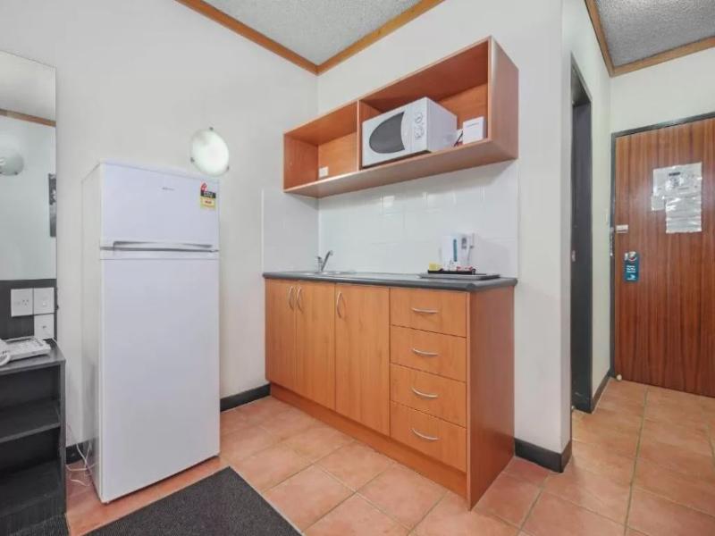 Belconnen Hotel & Serviced Apartments image
